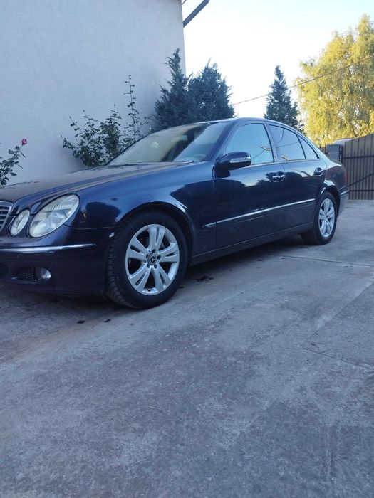 Vând Mercedes E clas w211