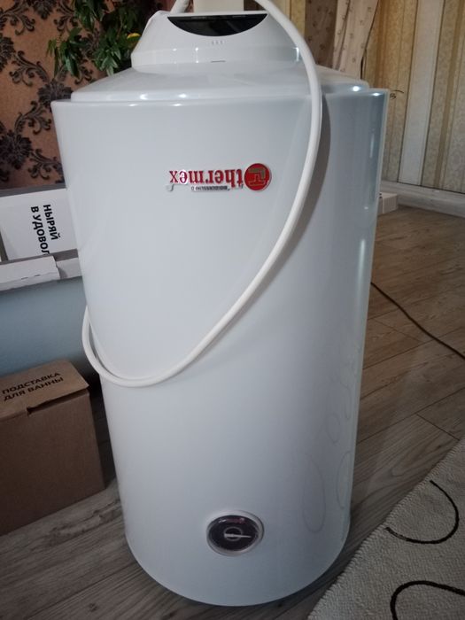 Продам водонагреватель б/у 50 л.