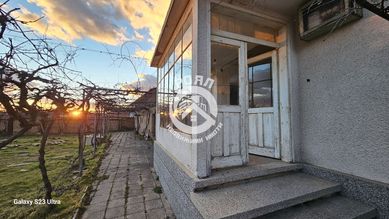 Къща в Пловдив, област-с.Черничево площ 68