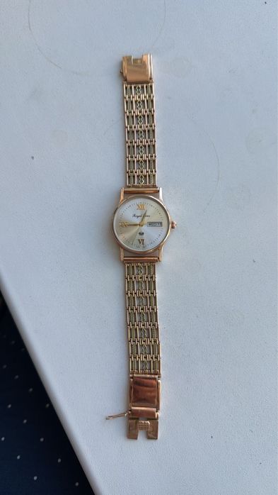 Часы Royal Time золотые