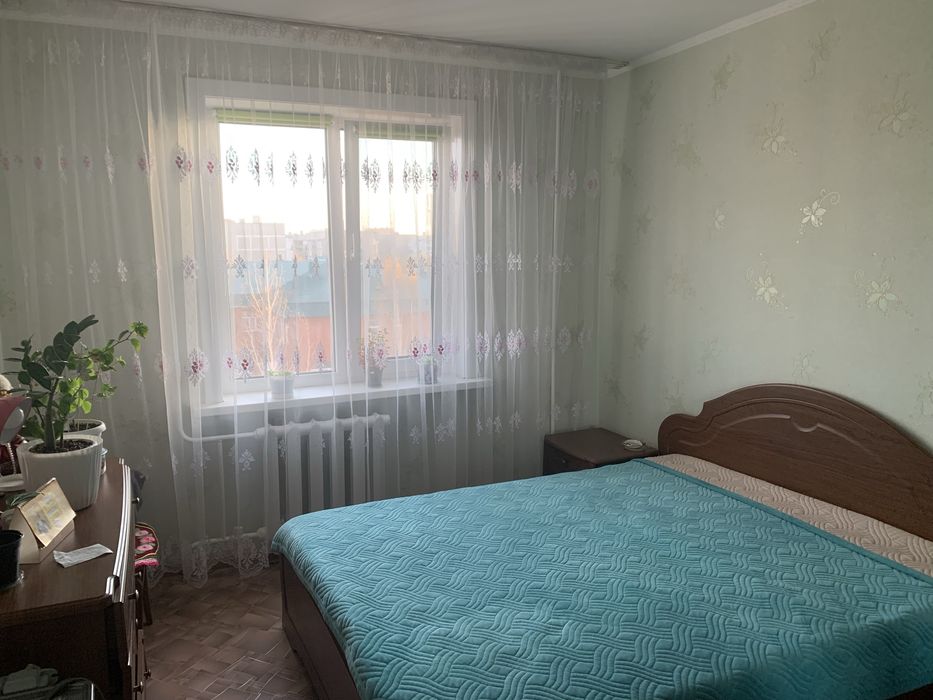 Продам 2-х комнатную , 5/10, 20 мкр.