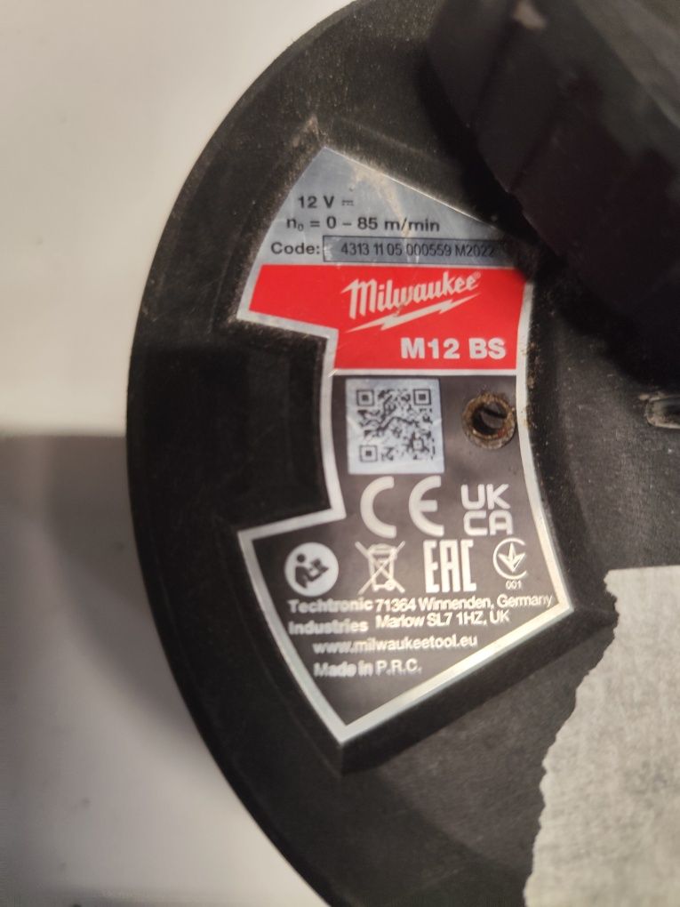 Акумулаторен лентов трион ножовка банциг Милуоки Milwaukee M12 BS +4Ah