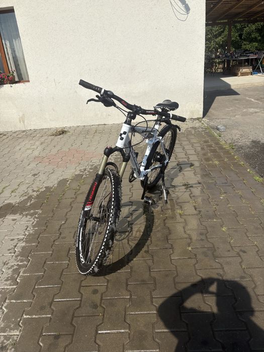 Bicicleta Cube full suspensi ,frane hidraulice