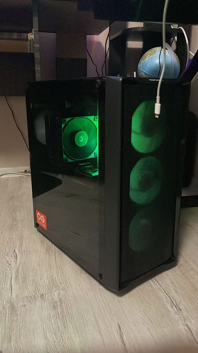 Геймърски компютър Поддържан е много добре и е без никакви забележки