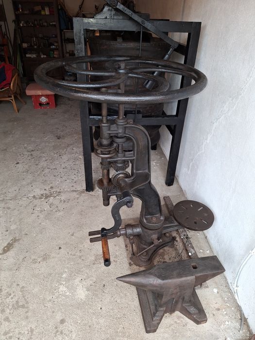 Vând set unelte fierar/covaci