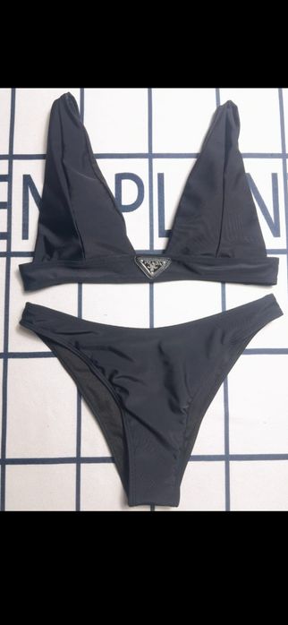 Costum de baie Chanel, Christian Dior, Valentino,Prada, Burberry