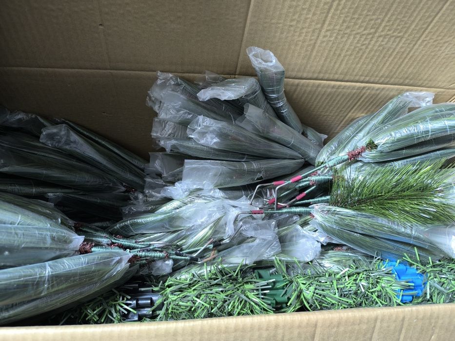 Изкуствена елха (бор )  с 375 клона зелен , 182 х90 см