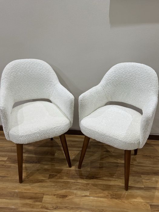 Срочно ! Стул для гостиной или кухни