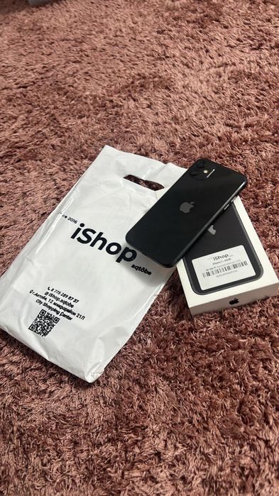 Продам айфон 11