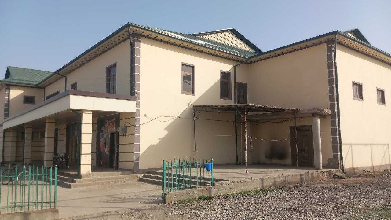 Sherobod tumanida noturar joy binosi bo'lib to'lash asosida sotilmoqda