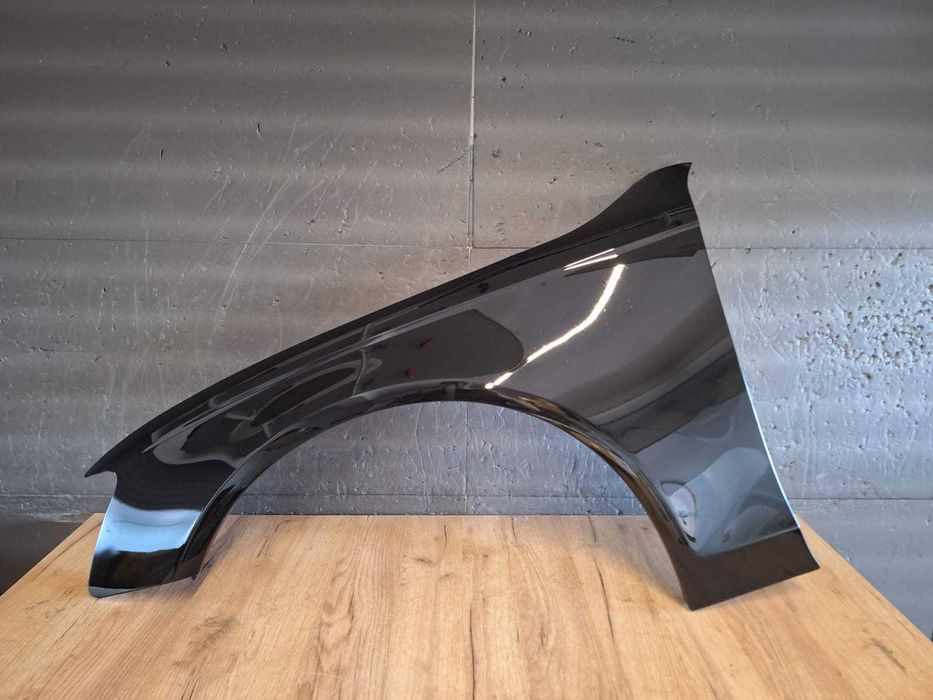 Aripa Fata Stanga Audi A4 B8 An 2007-2011 (LY9B (Negru))