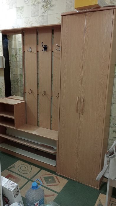 Продам прихожую б/у в хорошем состоянии
