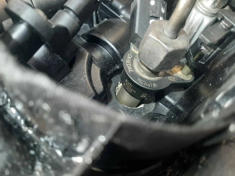 injector 2.0 d 3.0 d  bmw seria 5 f11 f10 f07 seria x3 f25 seria 3 f31 f80 f30 0445117030