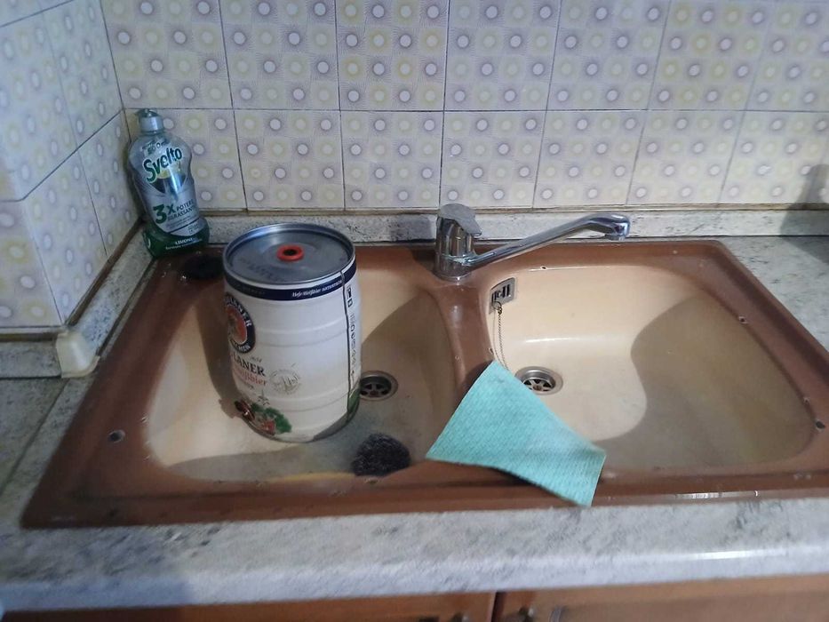 Bucatarie pe Colt cu Masa si 6 Scaune