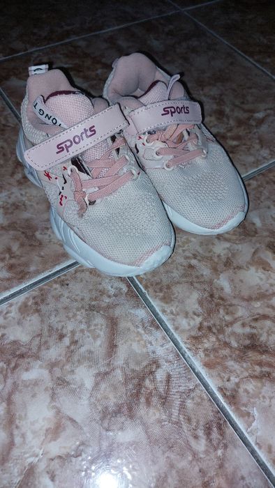 Adidași fete sport