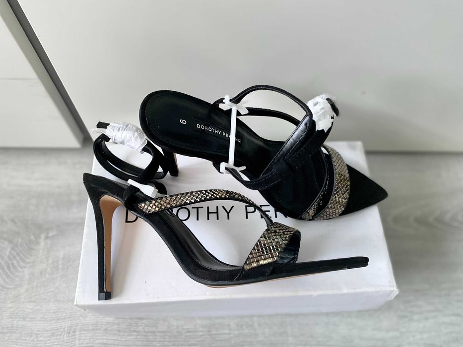 Dorothy Perkins черни сандали на ток 39