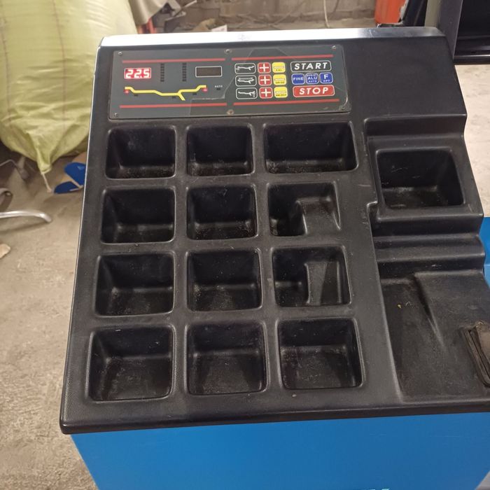 Гумодемонтажна и Баланс машина за товарни автомобили Beissbarth Microt