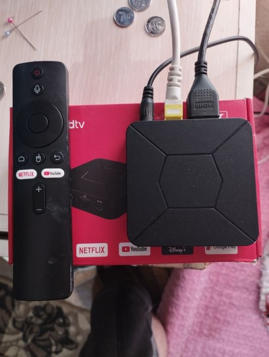 Продаю телевизор 43 дюйма 3Д и смарт приставку.