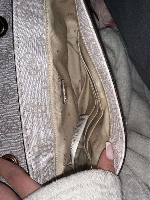 Дамска чанта Guess
