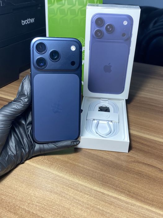 iPhone 17 Pro • 256 GB • Deep Blue