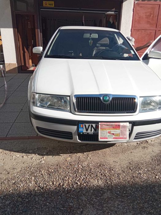 Vând Skoda Octavia Tour 2007 1,4 benz,105000 km  5000 euro negociabil