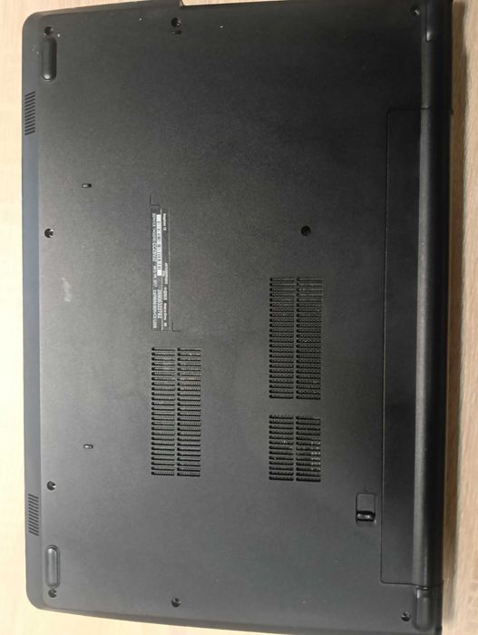 Лаптоп Dell Inspiron 15 с две видео карти (козметични забележки)