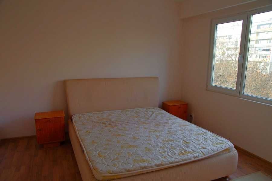 Дава се под наем Тристаен апартамент в к.к. Св.Св. Константин и Елена - 65 кв.м за 306 € - Снимка #2