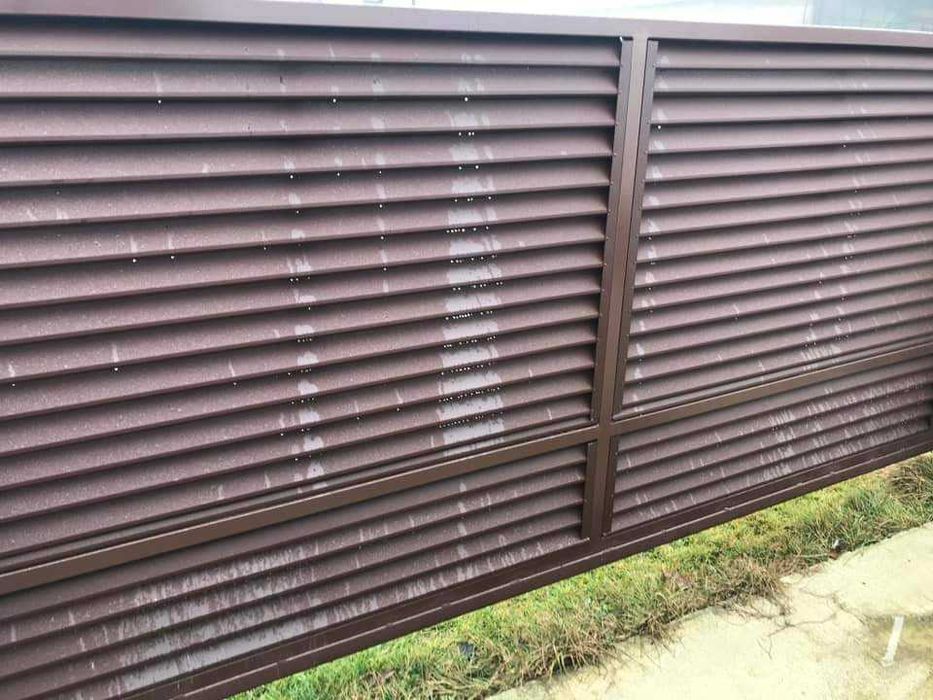 Garduri si porti din panou stil jaluzea de diferite modele la comanda