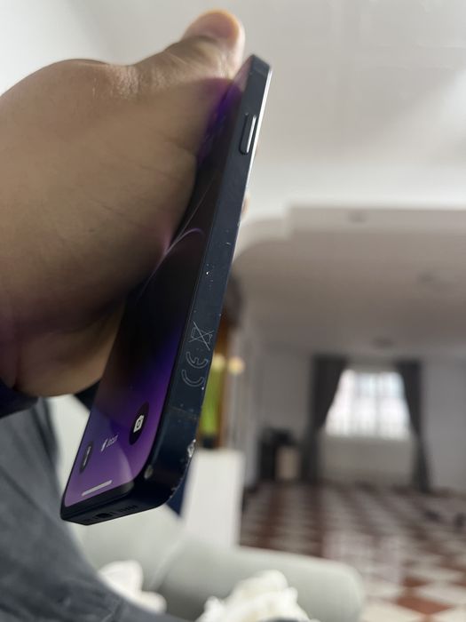 Iphone 12 folosit, in stare buna de functionare