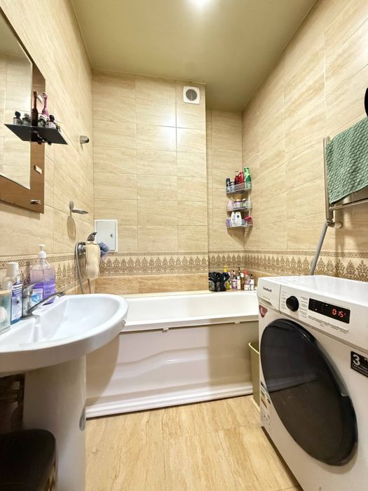 Продаеться Квартира срочно яккасарай район ЖК Парисен