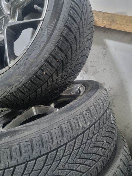 Продаются диски с шинами 350$ прошу  состояние новые диски. Торг есть.