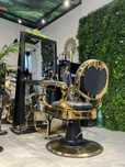 Salon Snoopy ultracental inchiriază posturi coafura/ frizerie