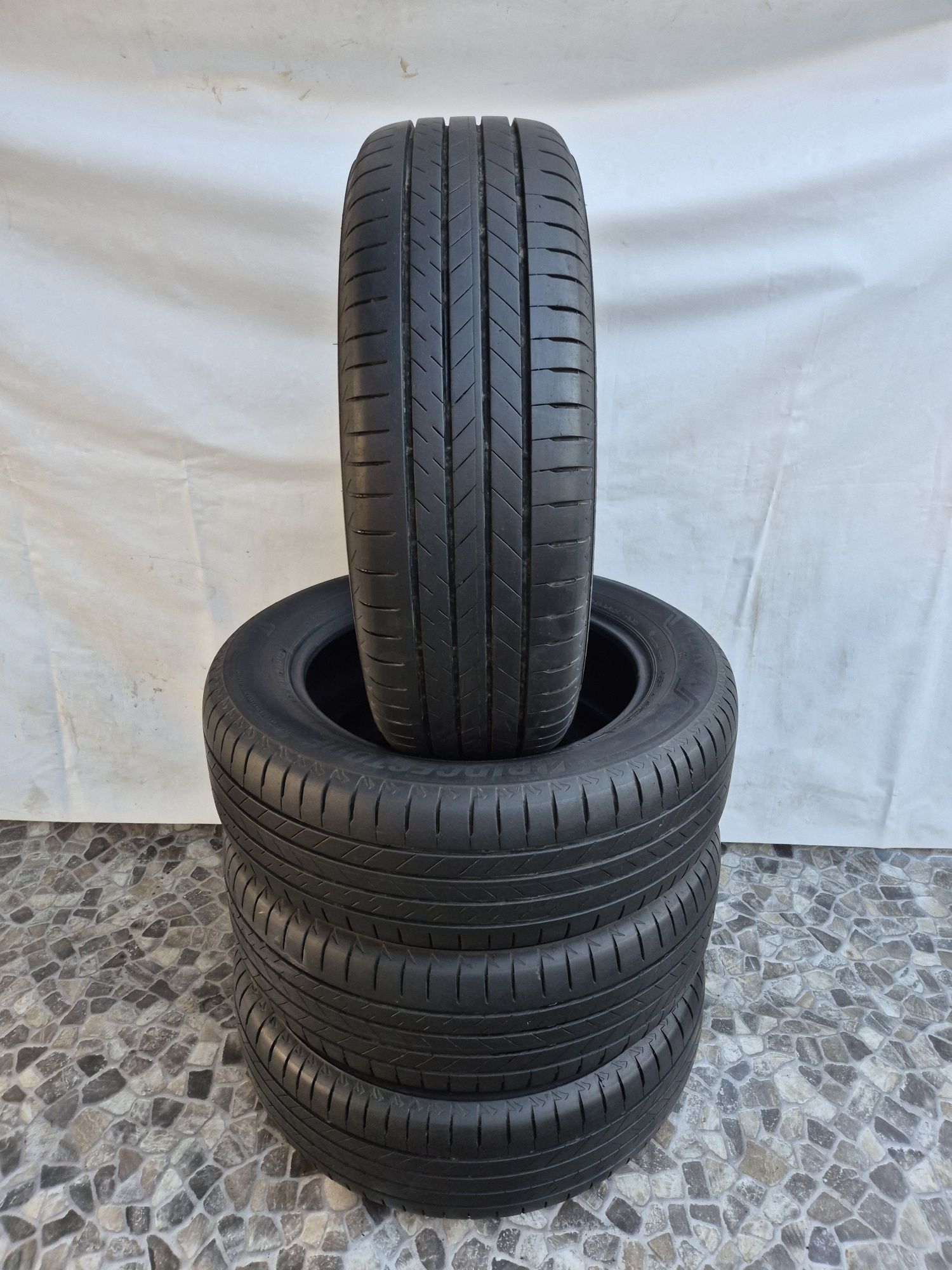 4бр 215 60 17 Bridgestone летни - 22г
