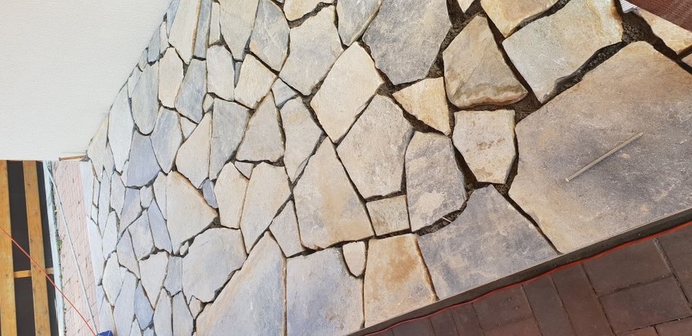 Vand si montez piatra naturala