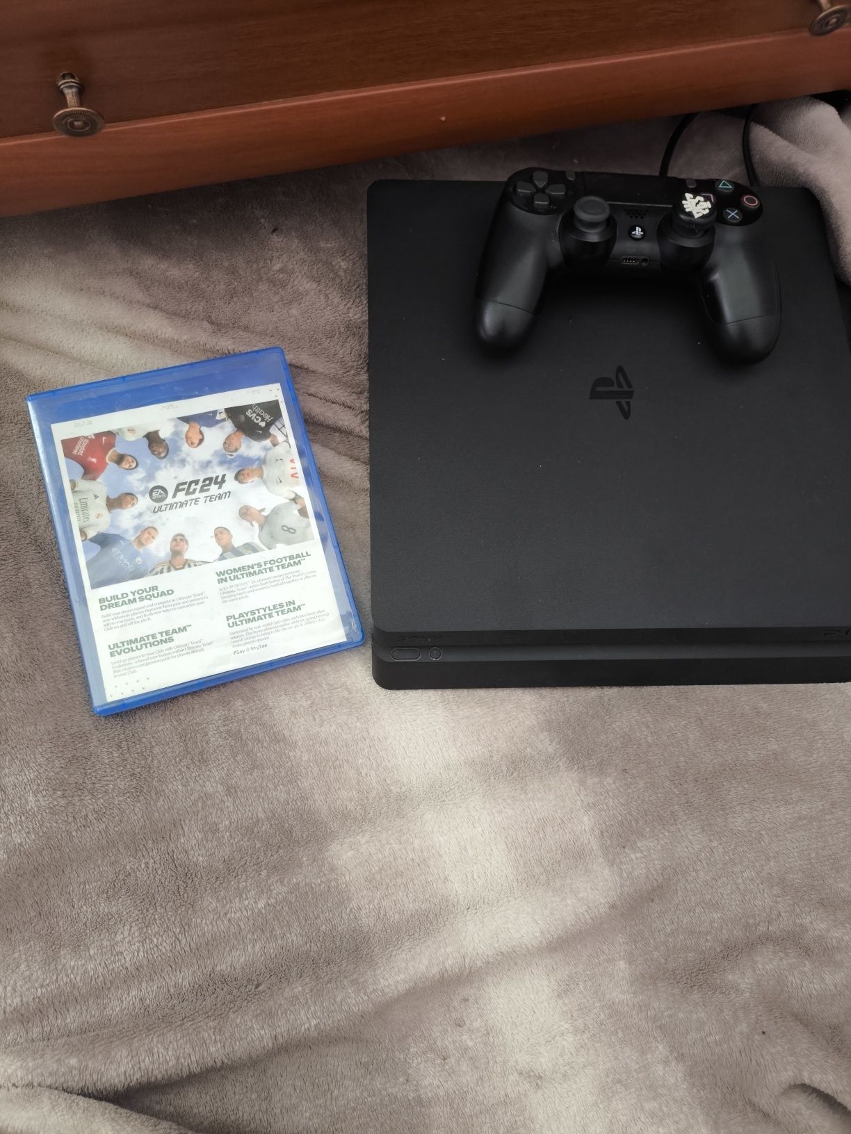 Продам PS4 SLIM 500 GB + Фифа 24 ГТА 5 90.000 Идеальный состоение