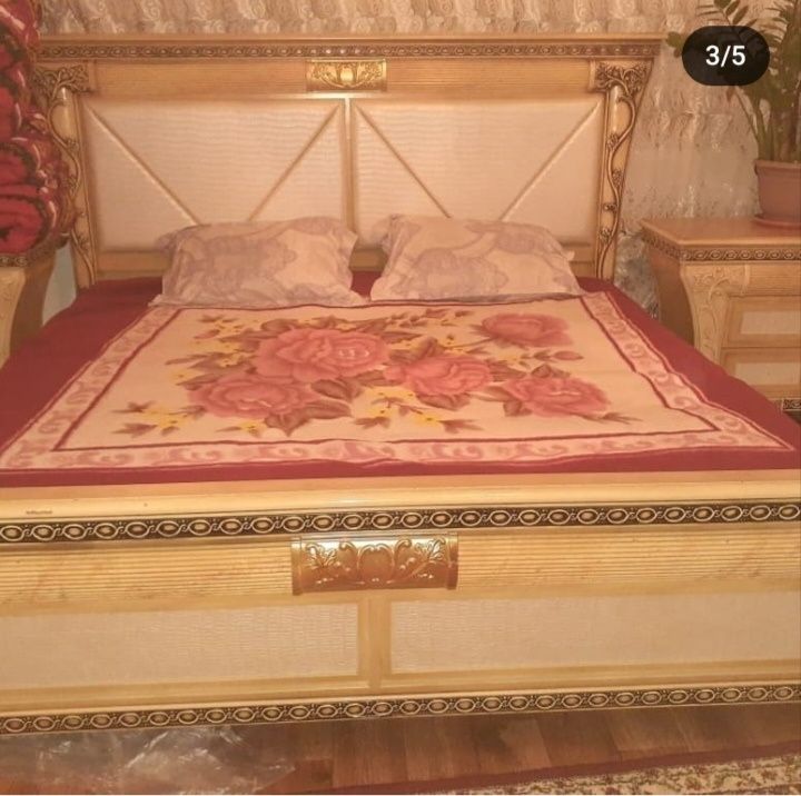 Кровать спальная