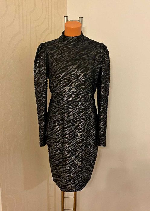 Rochie bodycon pe gat cu imprimeu stralucitor Orsay
