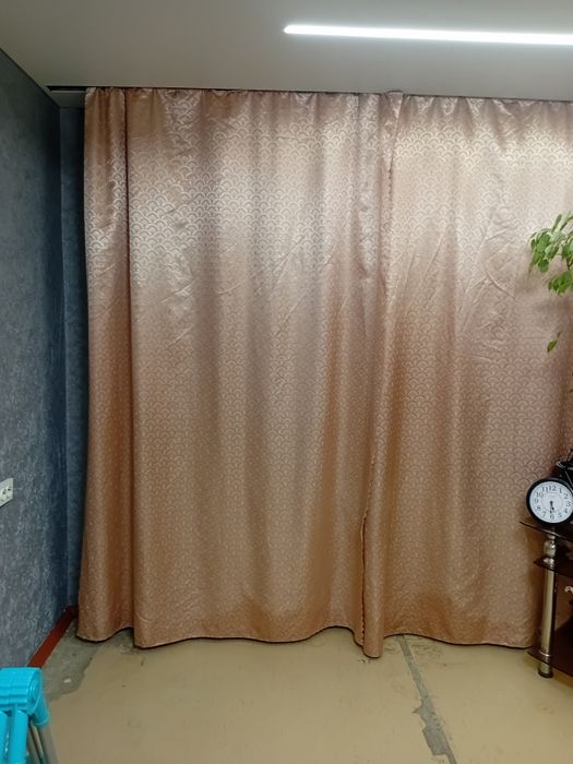 Продам шторы в зал 200×300