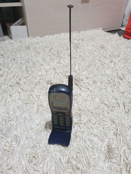 Telefon Mitsubishi Trium