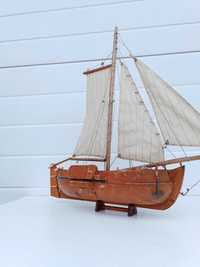 Стар дървен макет на Холандска ветроходна лодка