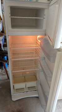 Продается холодильник Индезит в рабочем состоянии
