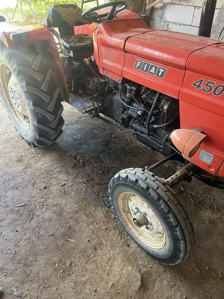 Vand Tractor Fiat 450 cu Plug