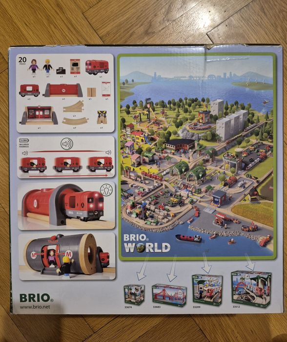 Влак с дървени релси и аксесоари Metro BRIO