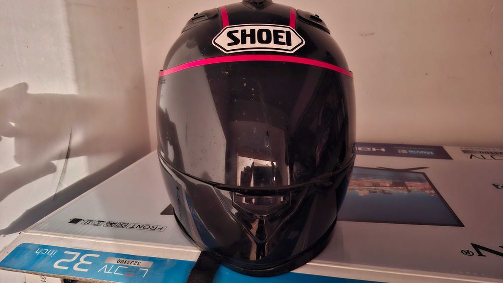Продавам каска за мотор Shoei