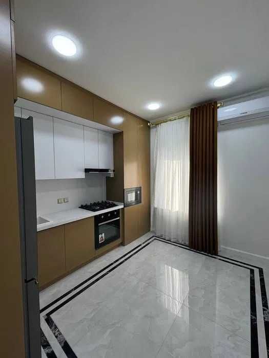 Срочно сдается 3х комнатная квартира рядом метро Дружба народов 306*