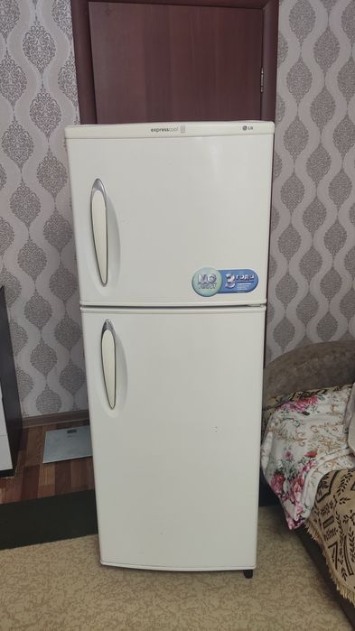 Продам холодильник