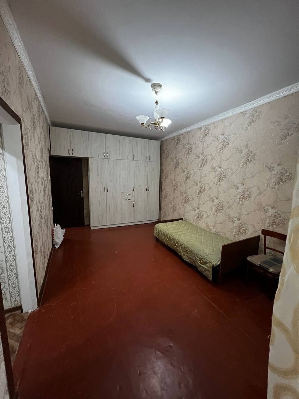 Чиланзар 19 1в2/4/4 балкон-1,5*6