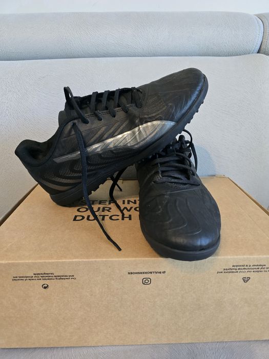Ghete fotbal Puma sintetic marimea 41