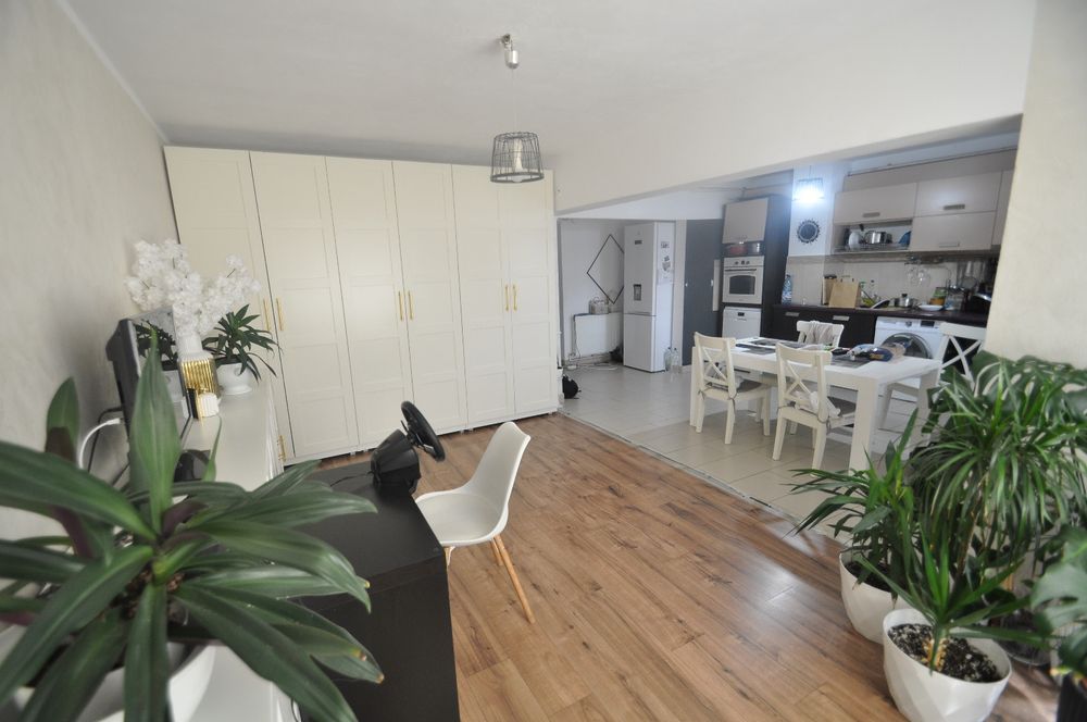 Vand apartament cu 3 camere in centrul orasului Ramnicu Valcea, etaj 4