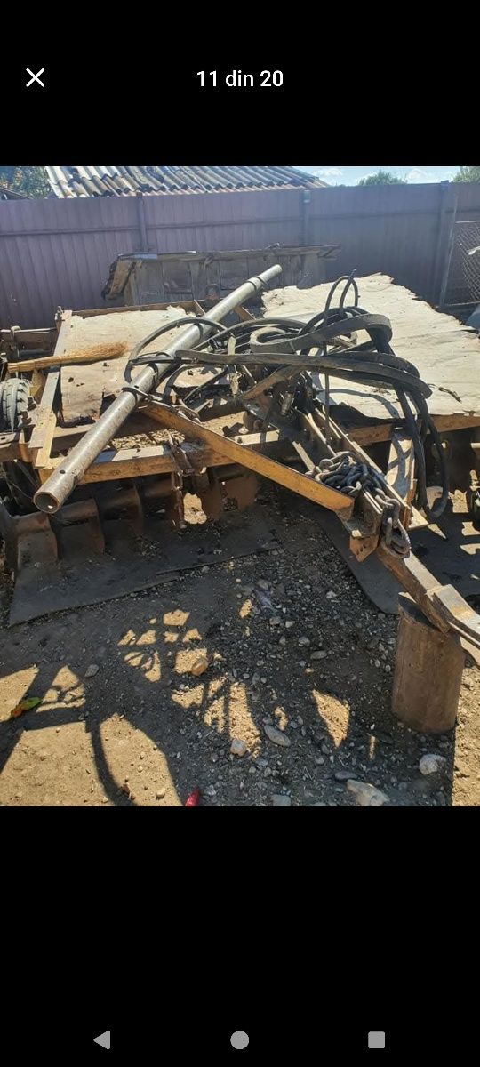 Vând tractor si utilaje agricole.